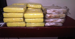 Atrapan dos con 122 libras de Marihuana en el interior de una Yipeta en el municipio de La Descubierta.