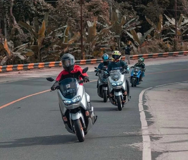 touring yamaha nmax