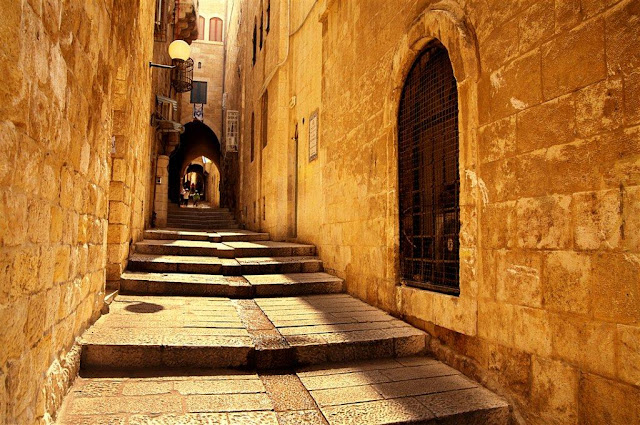 Israel travel tourism Jerusalem jewish quarter alley