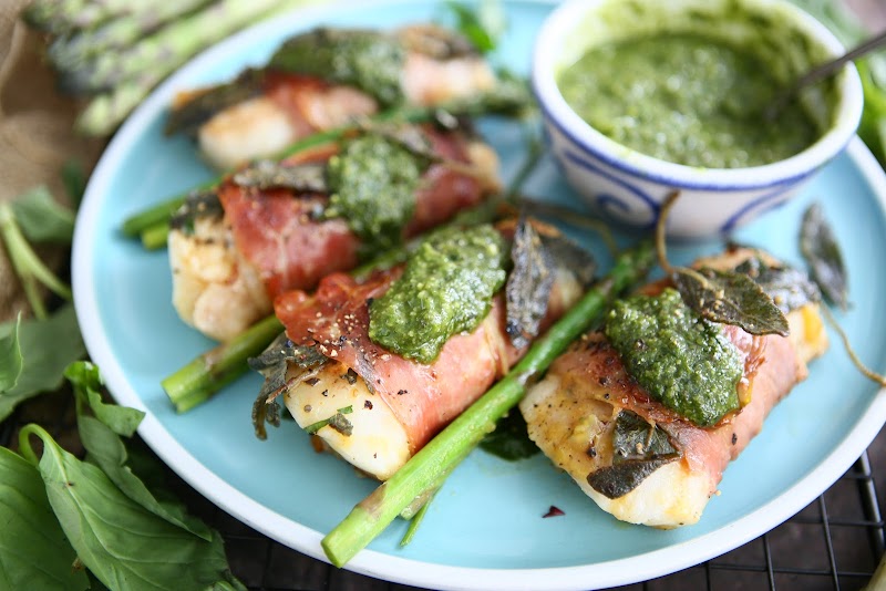 Prosciutto-wrapped Halibut Loin with Asparagus Sauce