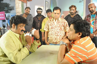 Gunde Jaari Gallanthayyinde Stills