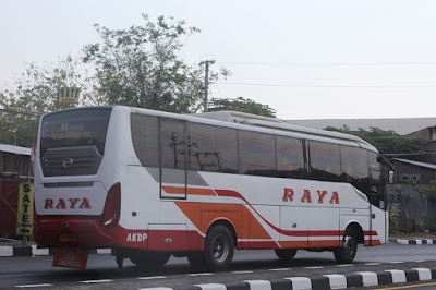 Foto Bus Raya AKDP Solo Semarang AD 1548 AR