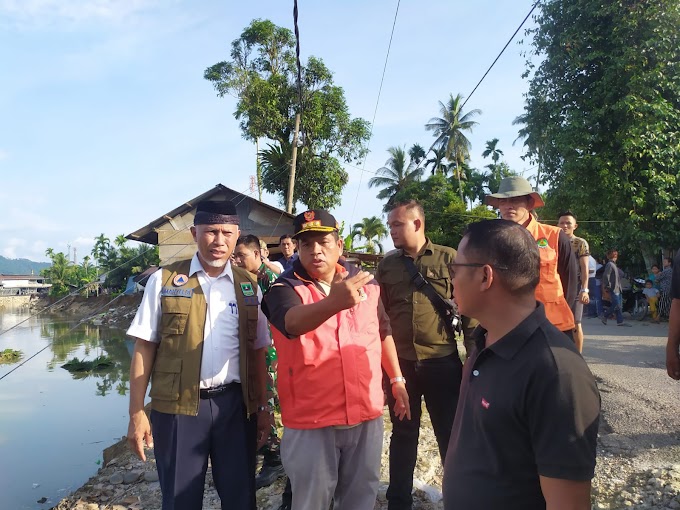 Gubernur Mahyeldi Didampingi Bupati Suhatri Bur Tinjau Lokasi Banjir Talao Mundam Ketaping
