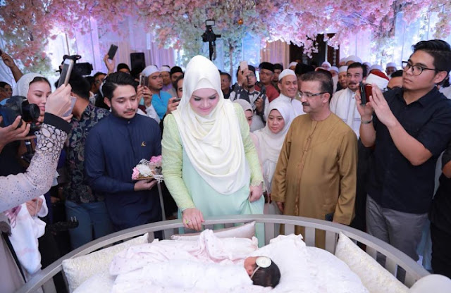 Siti Aafiyah Binti Khalid Nama Penuh Anak Siti Nurhaliza Siti Aafiyah maksud nama siti aafiyah anak siti nurhaliza anak perempuan dato khalid