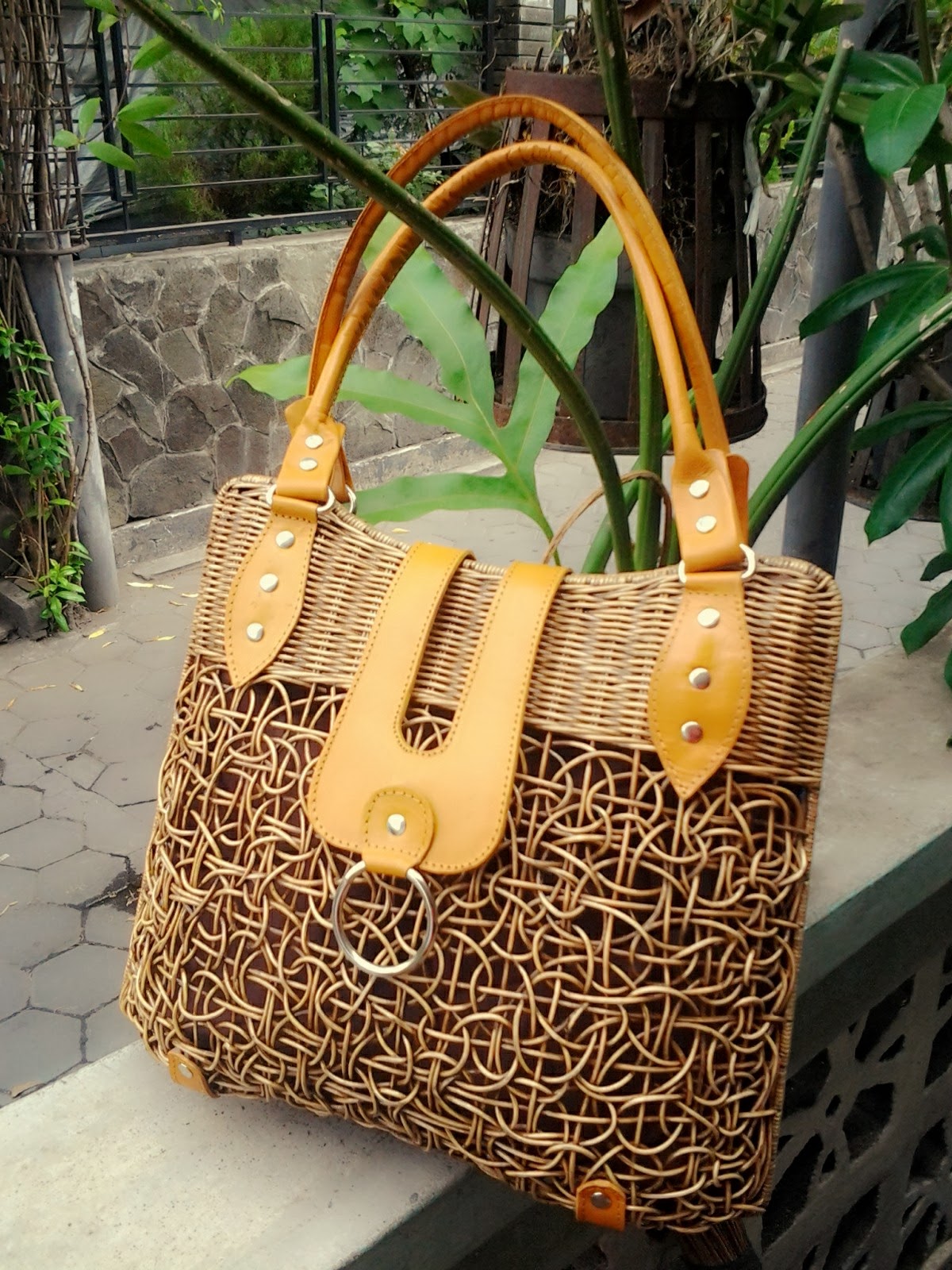  Tas Rotan etnik TAS ANYAMAN JOGJA 