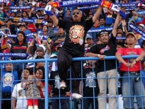 Aremania Pertanyakan Tujuan Kelompok 78