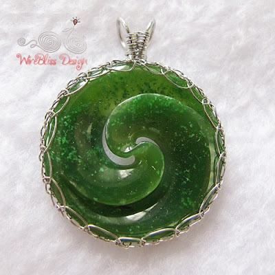 wire wrap, viking knit NZ jade pendant