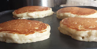 THE BEST HOMEMADE PANCAKES