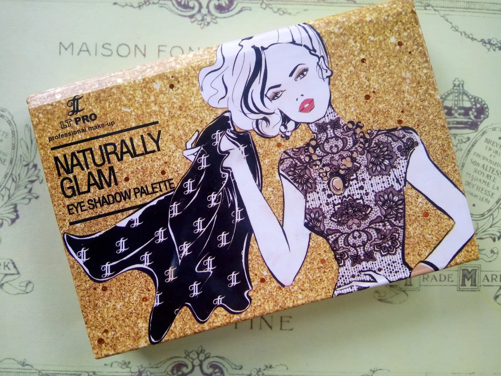 Review LT PRO Naturally Glam Eyeshadow Palette Makeup Nubie