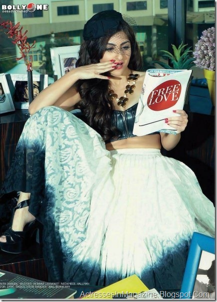 Soha Ali Khan Magazine 2012 Pics 1