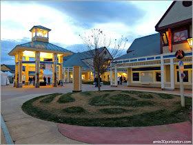 Settlers´ Green Outlet Village