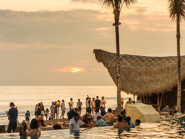 Mari Beach Club Bali, Review Harga Menu Lokasi dan Daya Tarik