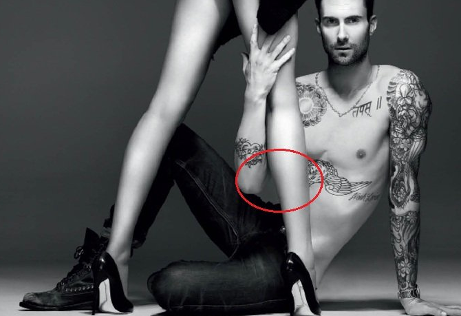 Adam Levine des Maroon 5 pose nu en couverture du Vogue Russe 