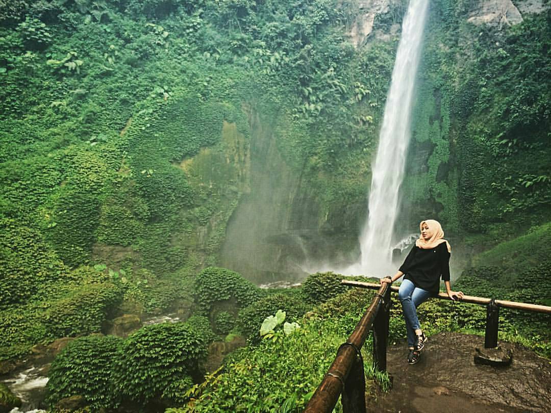 Coban Pelangi Yang Unik Dengan Warna Warninya