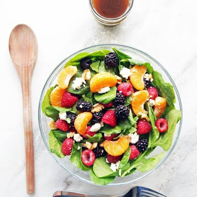 Apple, Berry, and Spinach Salad