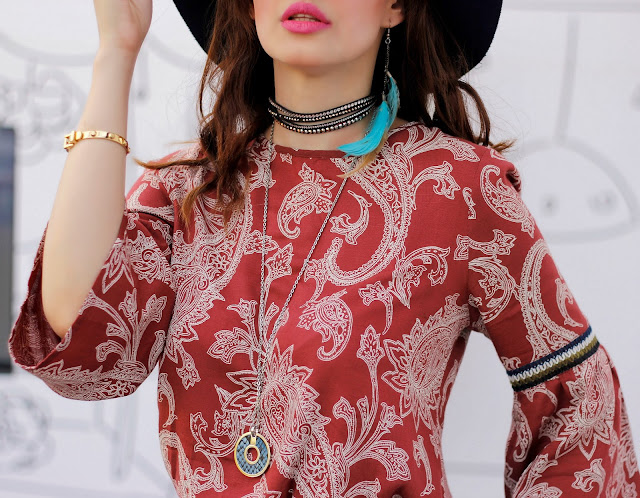 Vero Moda Sula Fest'16, Vero Moda Paisley Bell-sleeve top, feather earring, Swarovski slake bracelet, Choker, necklace layering, boho-chic, 70's fashion,music festival look