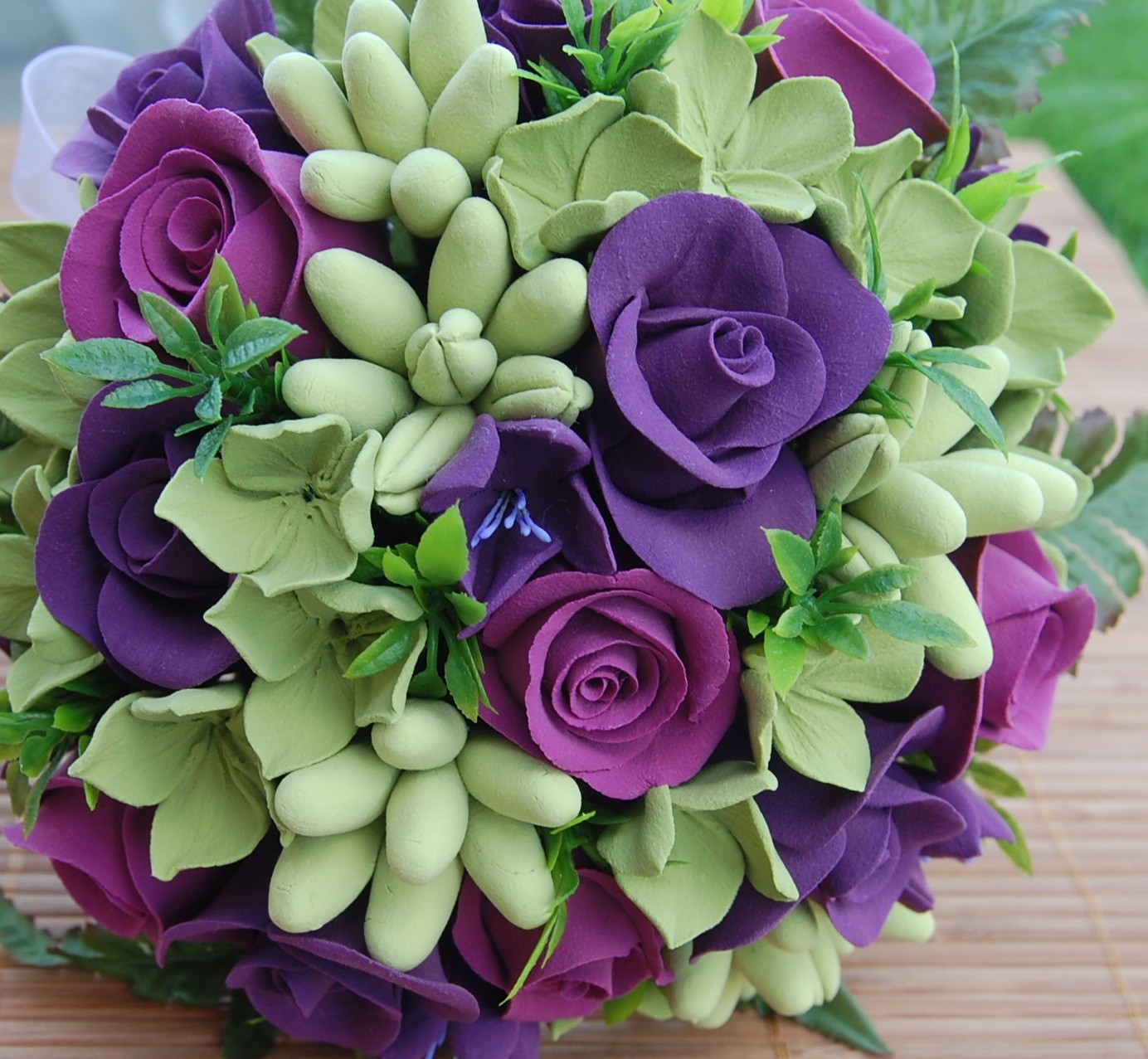 purple and green wedding decorations