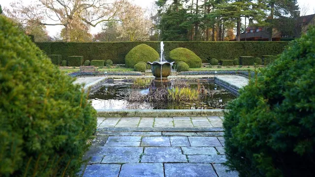 Front Yard Landscape Ideas with Fountains