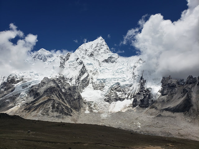 https://www.pexels.com/photo/close-up-photo-of-mount-everest-12821233/