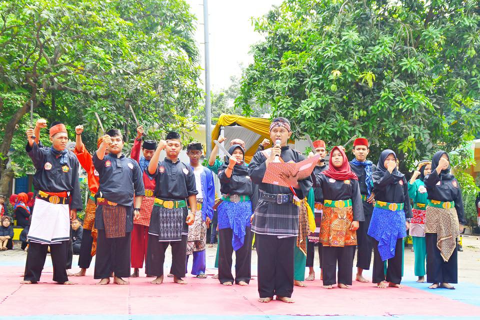 Kantor Camat Rawa Lumbu "Diserbu" Pesilat - Wajah Bekasi