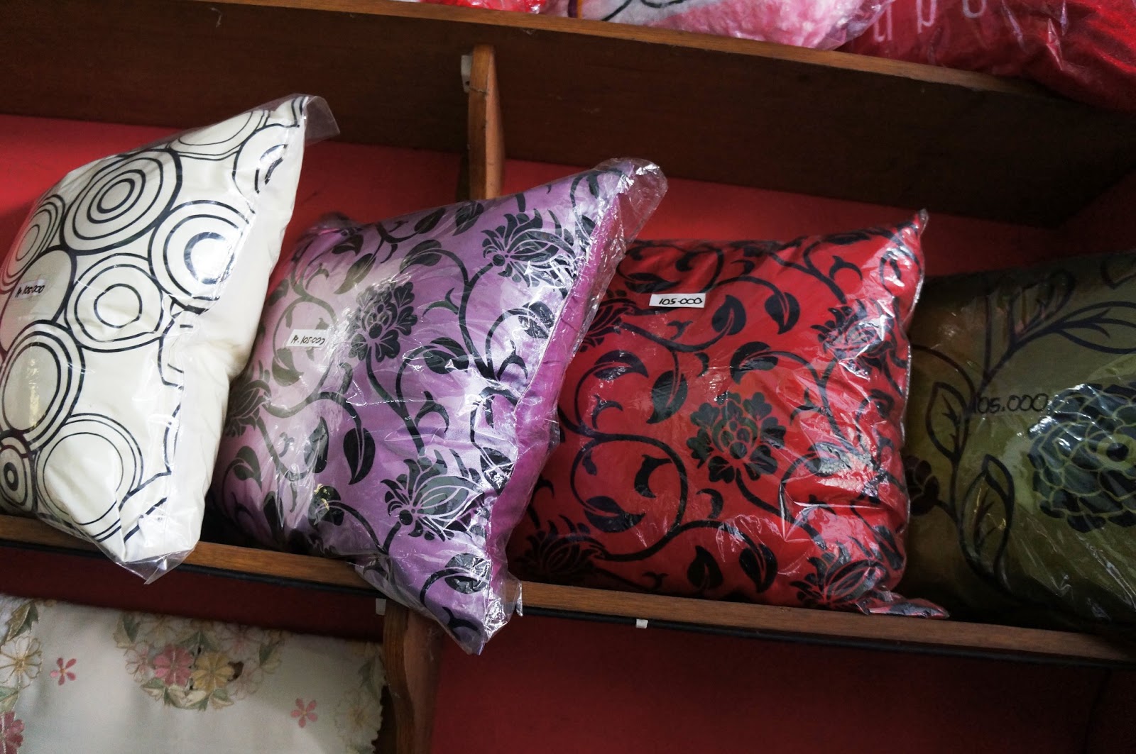  Bantal  Besar  Untuk Ruang Tamu Desainrumahid com