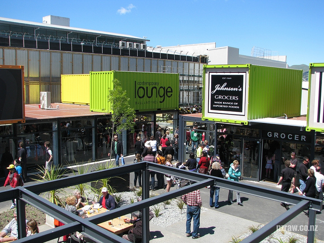 Shopping center construído de contêiners reciclados na Nova Zelândia