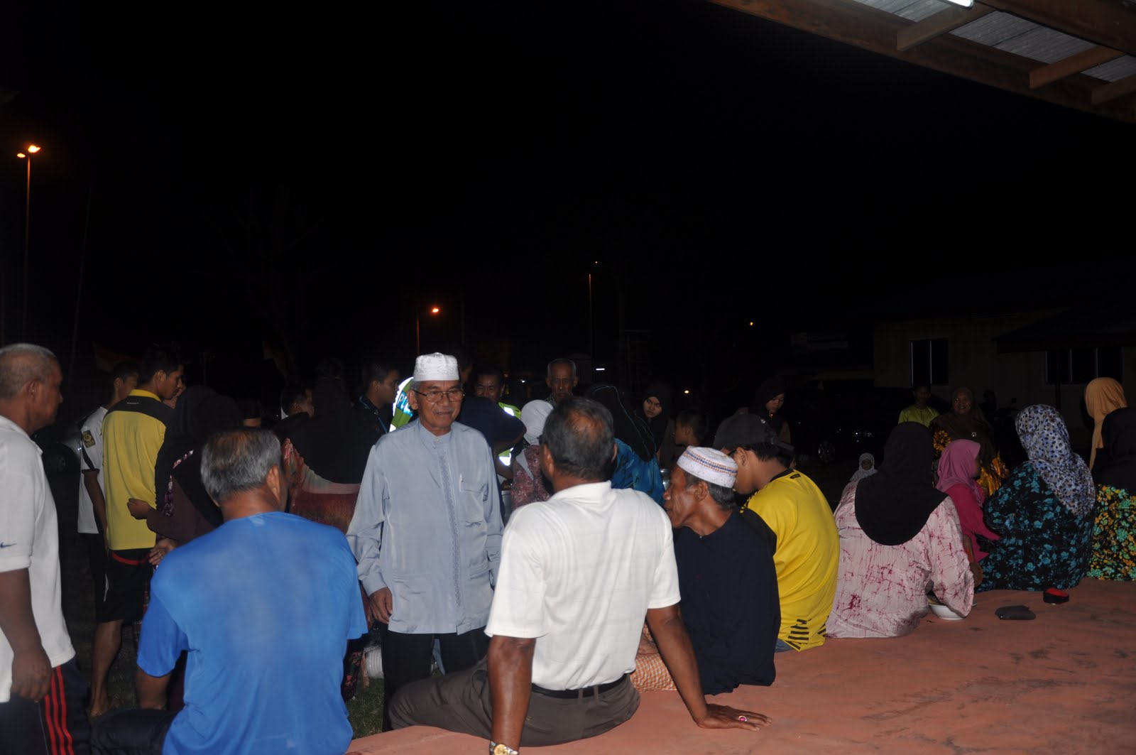 SETIU HARI INI: Santai JKKK Padang Polis..Makan Bubur Nasi.