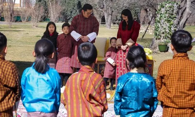 King Jigme Khesar and Queen Jetsun Pema hosted a group of Thimphu children at Lingkana Palace