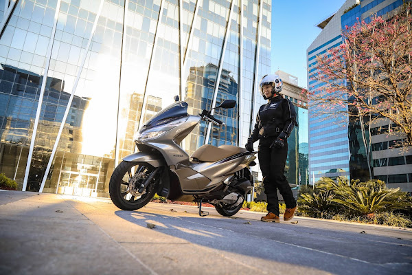 Honda PCX 2022: fotos, preços, cores e especificações