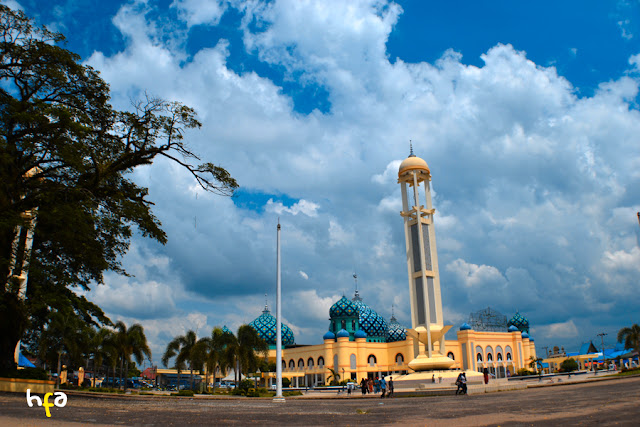 Masjid terbesar di Kabupaten Banjar Kalsel, simbol kota intan, serambi mekkah