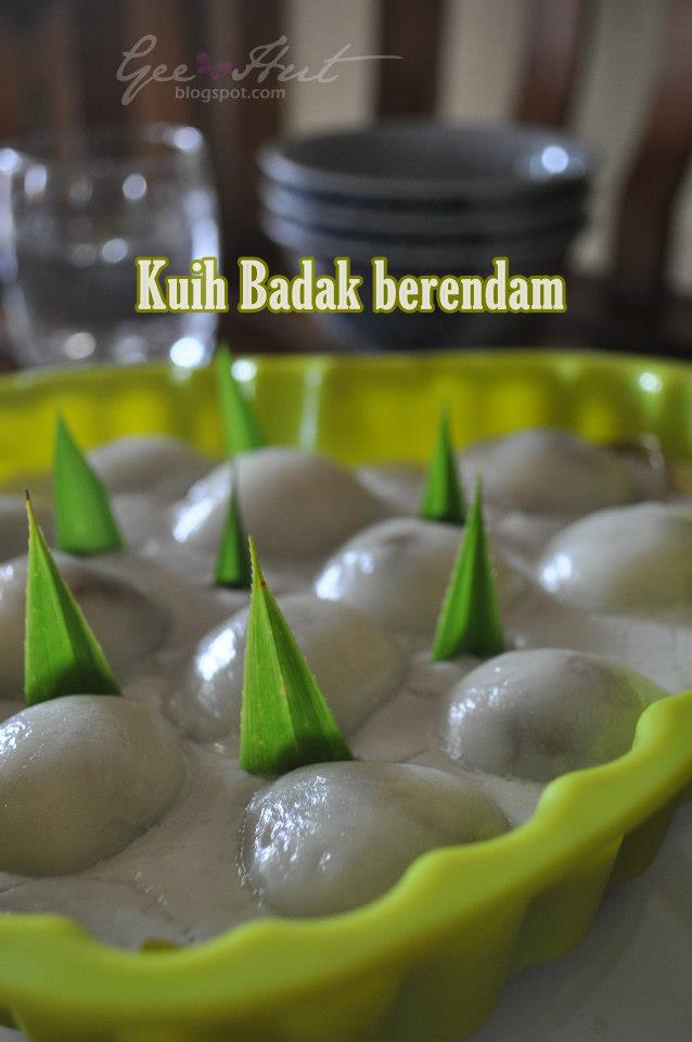 GeeHut: Badak berendam Hajjah Ummi