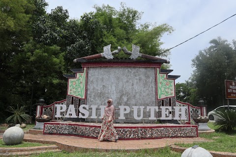 kedai pancing pasir putih