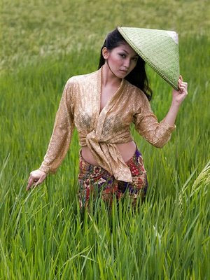 Indonesian village girl photos