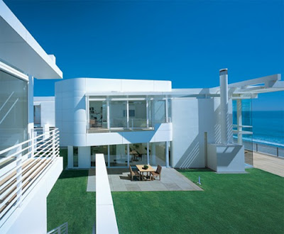 Luxury-White-beach-house