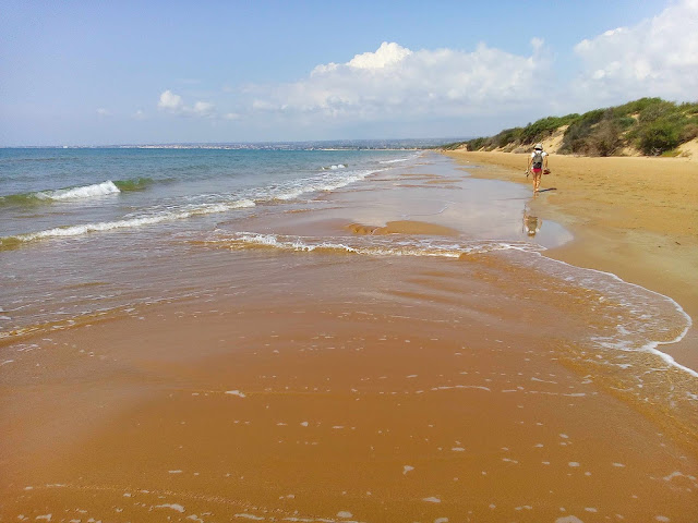 Pozzallo beach walk