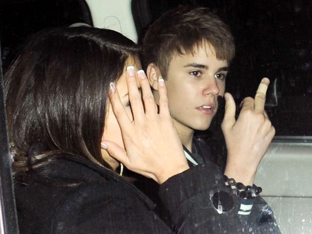 selena gomez and justin bieber middle finger. with Selena Gomez,