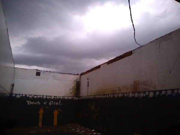 Temporal e chuva de granizo causam estragos em municípios do Pontal do Paranapanema