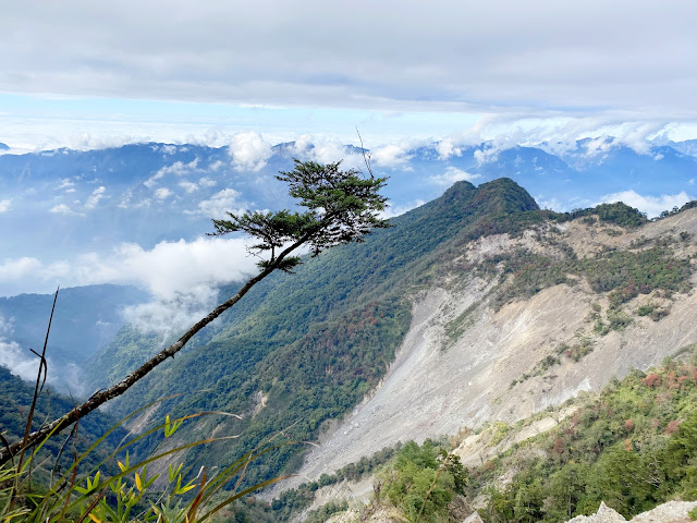 斯拉巴庫山下山途中展望