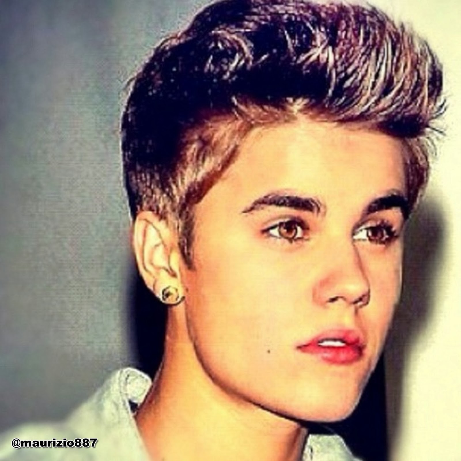 justin-bieber-2012-justin-bieber-32132140-2000-2000.jpg