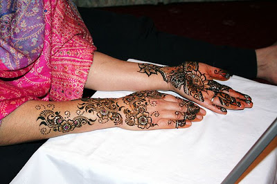 Mehndi Tattoo Designs Seen On www.coolpicturegallery.net