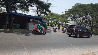 Terjadi Kecelakaan Di Jln Raya Cadas Mauk Tanggerang makam cadas