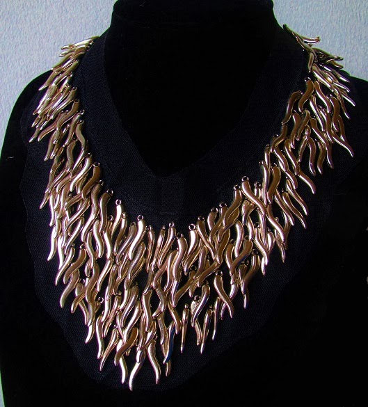 http://fmv2013.blogspot.com/2014/02/tanzania-metal-coral-necklace-myr42.html