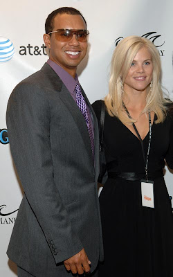  Elin Nordegren Back In With Tiger