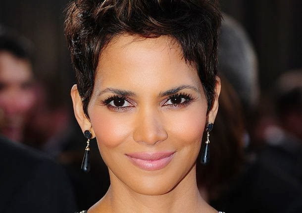 Halle Berry hot Photos