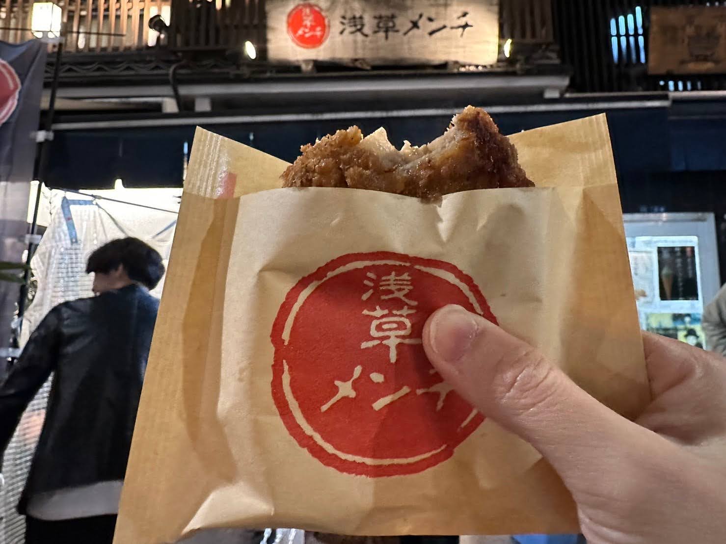 浅草メンチ｜日本東京雷門排隊美食，許多人推薦必吃的淺草炸肉餅
