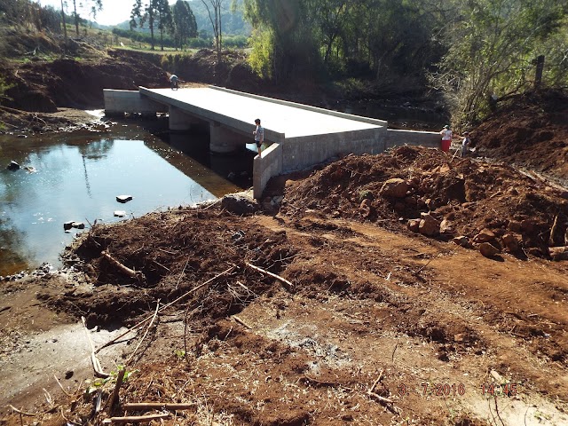 Cristal do Sul finaliza construção de ponte sobre o Rio Braga.