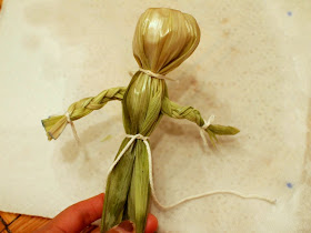 completed corn husk doll arms