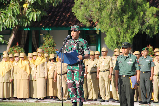 Kodim Sragen - Pengibaran Bendera Serentak Di 80 SMA/SMK Se Kab Sragen Dalam Rangka Pemantapan Wasbang