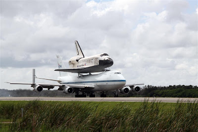 Amazing Photos Of Shuttle Discovery Returning Home - Space Discovery Photos