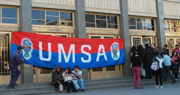 Universitarios en Bolivia